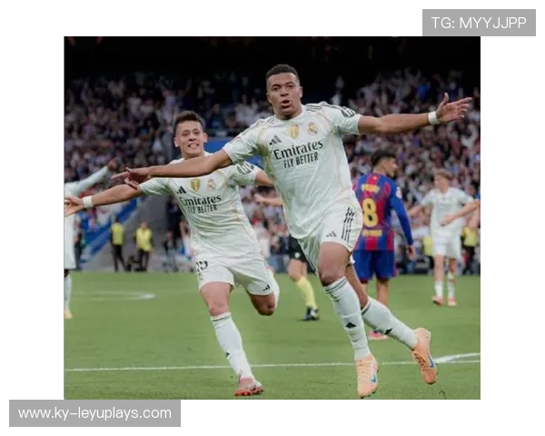 姆巴佩反向换位后形成射门空间：从场上洞察到训练场的破局之道