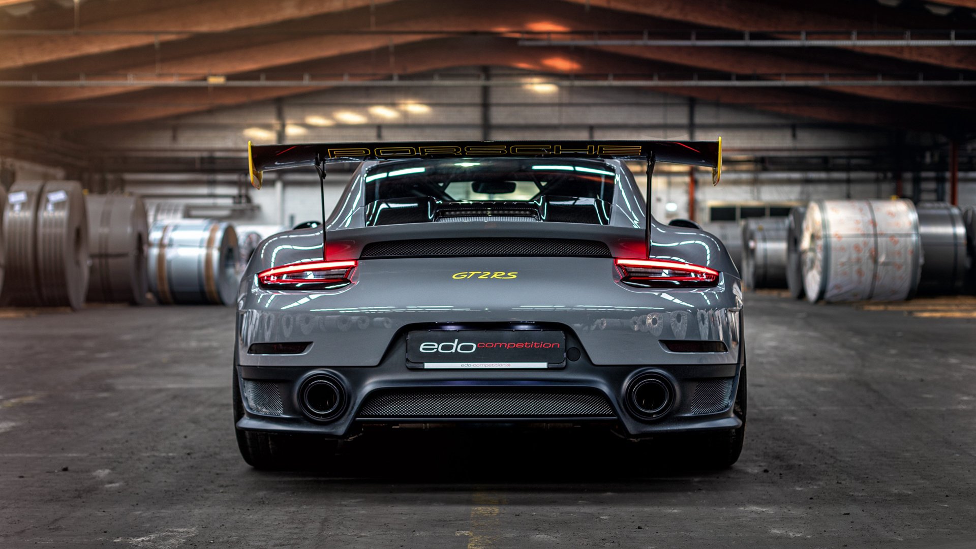 球员家庭支持体系被关注背后故事引发共鸣，家庭球队