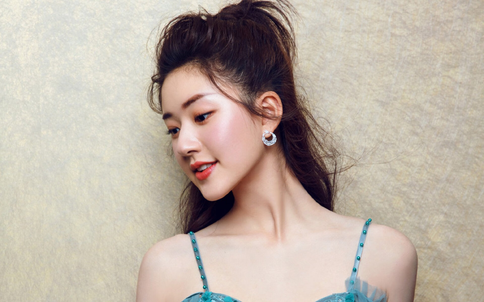 伊朗男篮在亚洲预选赛中奋战，迈向奥运梦想